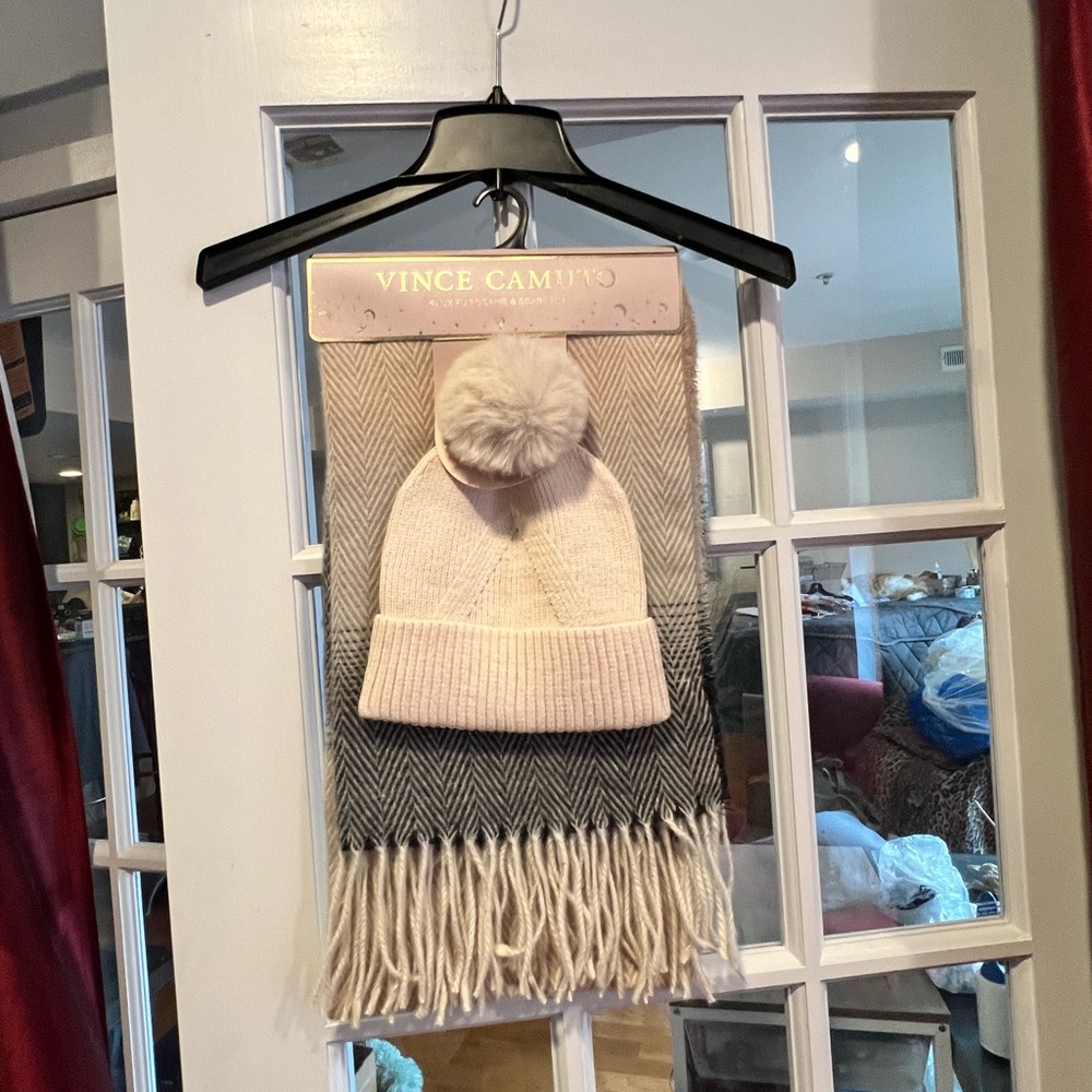 Vince Camuto Cream and Gray Knit Set